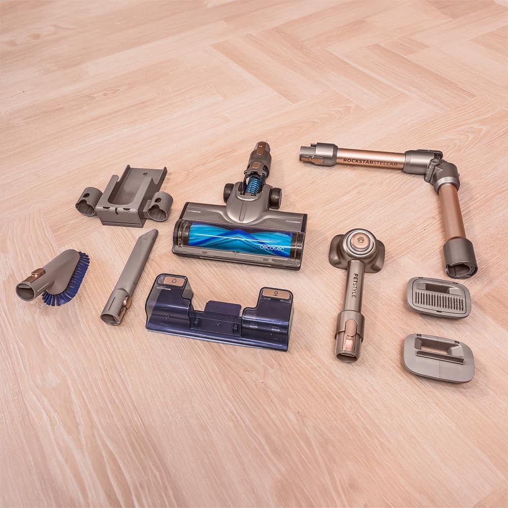 Detaljno view of all accessories included with the Cecotec Conga Rockstar 12500 Stellar AquaPet Flex.