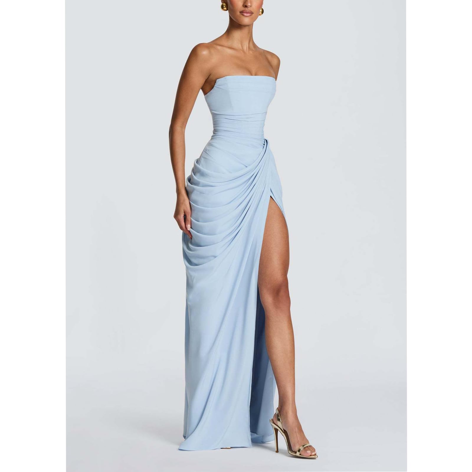Generico Abito Lungo Elegante da Donna, Modello a Sirena con Corpetto Drappeggiato e Arricciato, Senza Spalline e con Profondo Spacco Laterale.
