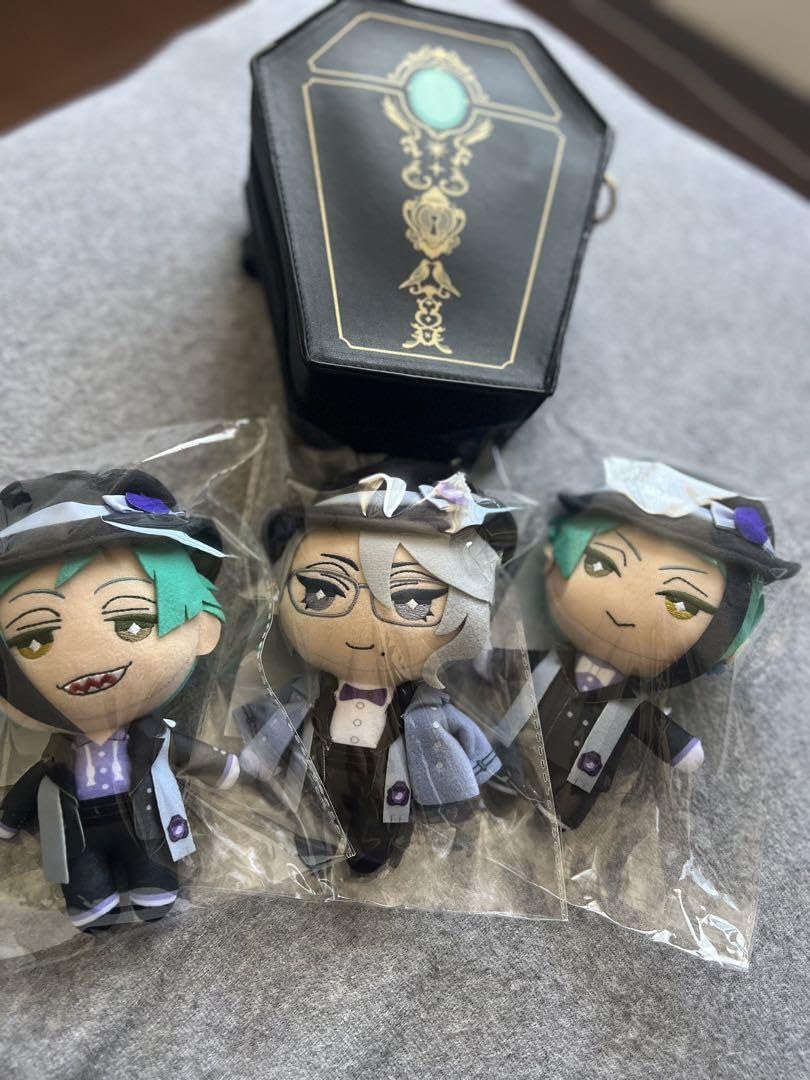 Amazon.co.jp: ツイステ オクタヴィネル ぬいぐるみ 3体ポーチセット  