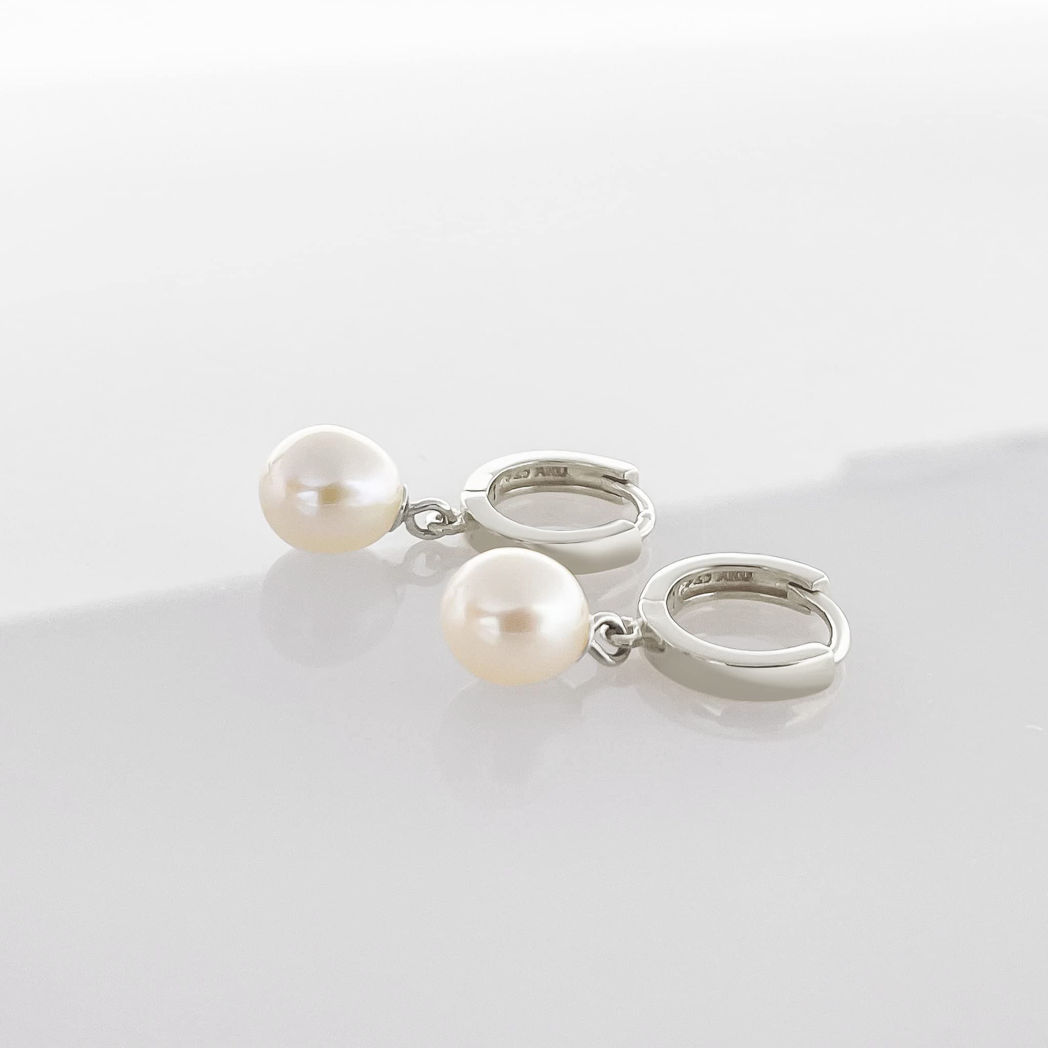 Mary & Jules Pendientes de perlas de plata de ley 925, pequeños pendientes de aro con colgante de perlas, pendientes de perlas de agua dulce, de plata reciclada, Plata de ley