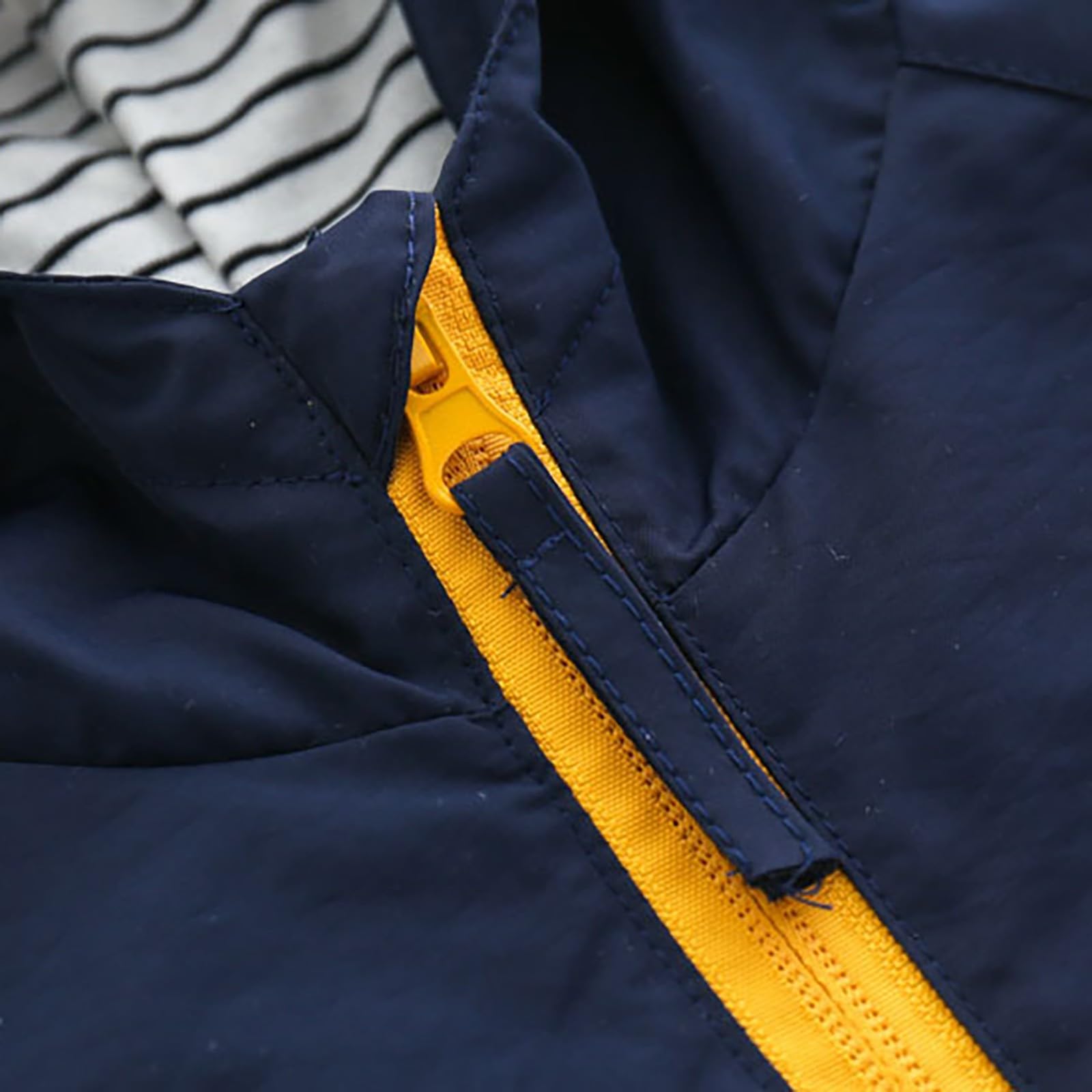 Baby Junge Regenjacke Süße Autodrucken Softshelljacke mit Reißverschluss Kapuze Langarm Jacke Leicht Übergangsjacke Winddicht Mäntel Sportjacke Outdoor