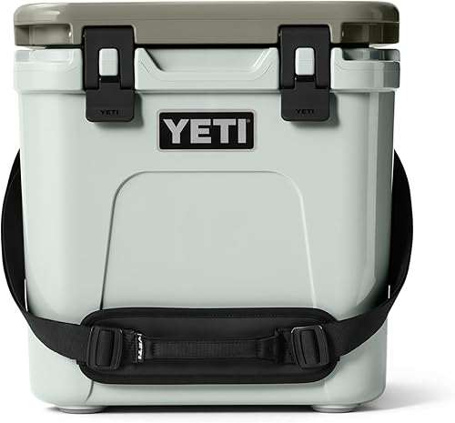 Miniatura 16 de YETI Roadie 24 2.0 - Enfriador duro con correa de hombro DoubleDuty y tapón de drenaje Flor de Cerezo,Carbón vegetal,marino,Rojo rescate,Beige