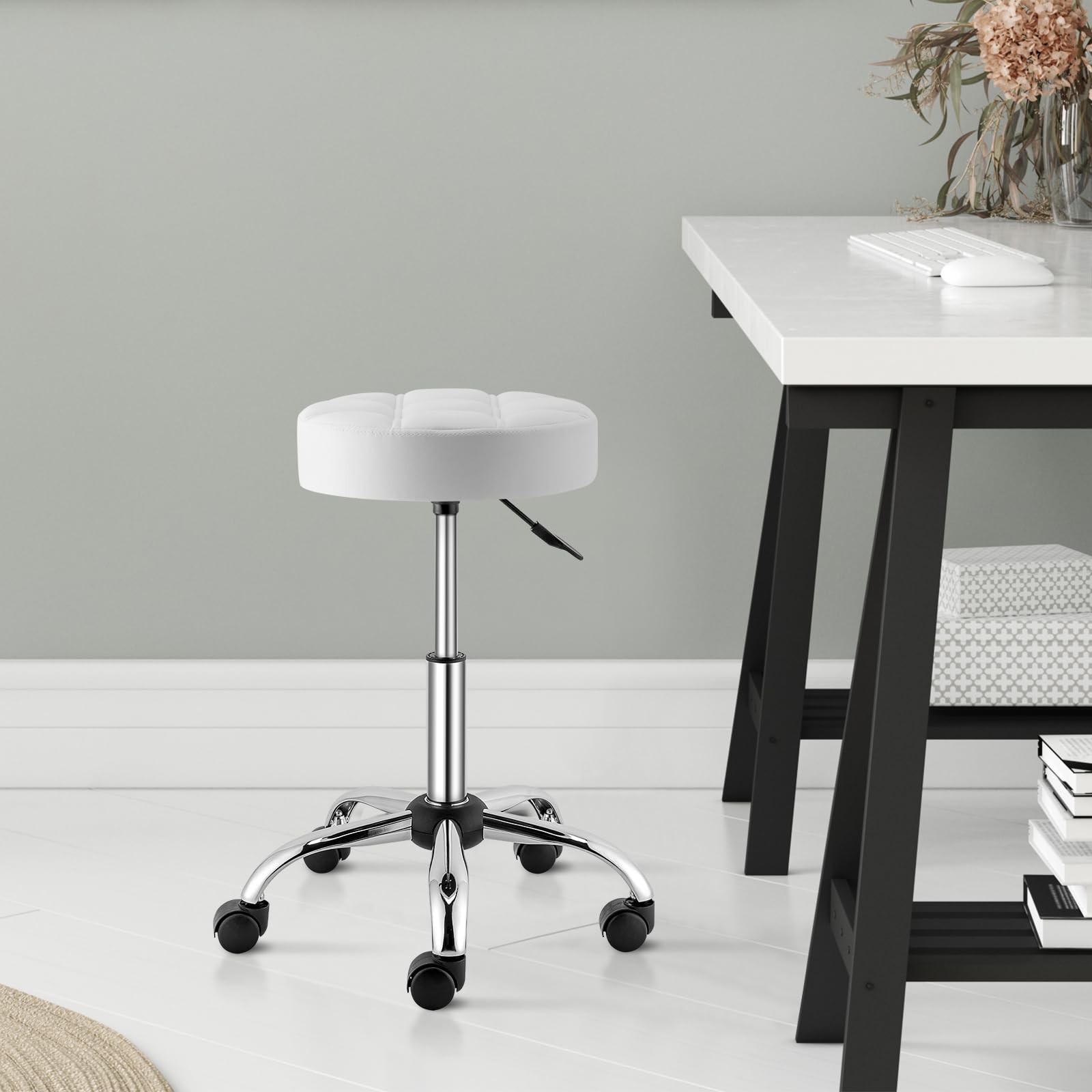 Tabouret de Bureau Tabouret à roulettes avec Dossier,Rotation à 360°,Chaise pivotante Chaise de Bureau Hauteur réglable (Blanc)