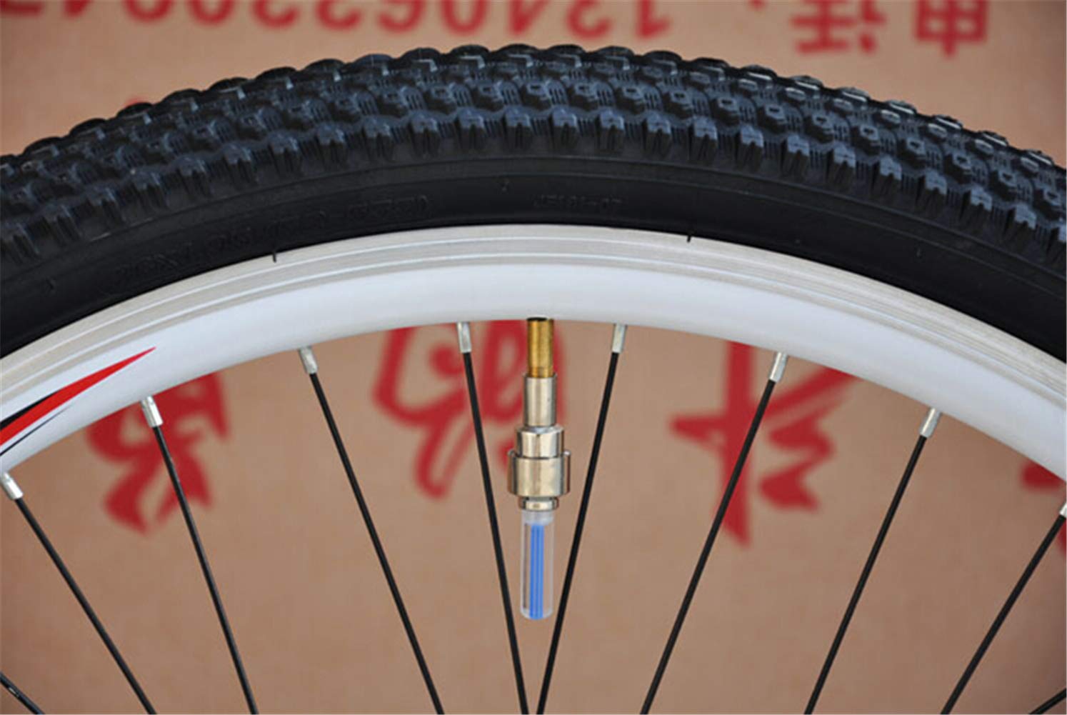 Luce per valvola per bicicletta a LED, luce per raggi per bicicletta al neon, luce per valvola per pneumatici per bicicletta, luce di avvertimento per guida notturna Accessori per biciclette Luce per valvola per bicicletta a LED, luce per raggi per bicicletta al neon, luce per valvola per pneumatici per bicicletta, luce di avvertimento per guida notturna Accessori per biciclette