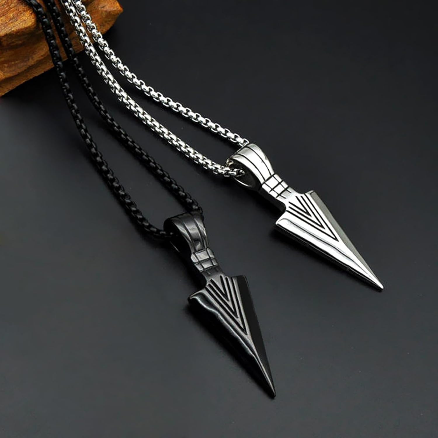2 Pcs Arrow Necklace Titanium Steel Men Punk Hip Hop Vintage BFF Necklace Triangle Spearhead Arrowhead Friendship Couple Pendant Necklace Men Jewelry
