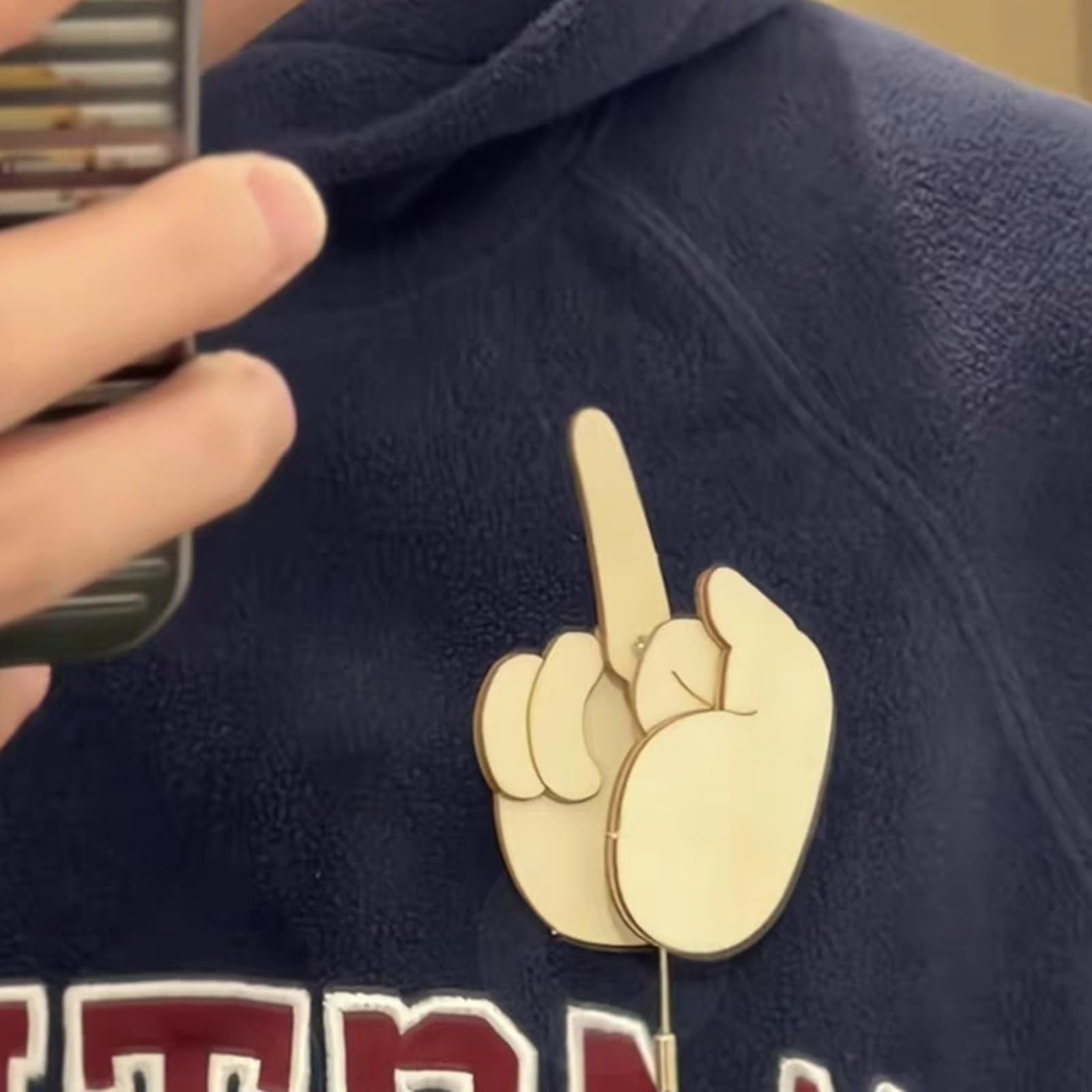 Broches – Expo Winkel - Cadeaus, interieur, kunst & sieraden met een verhaal