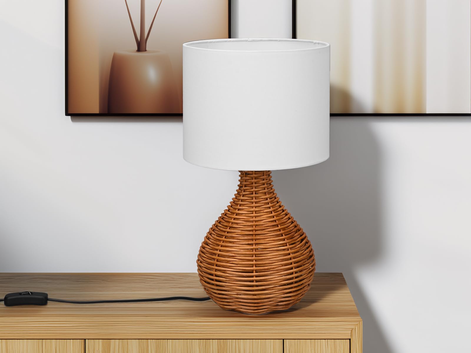 Große Tischlampe Rattan Natur Stoffschirm Weiß im Boho Stil, rund Ø 22cm