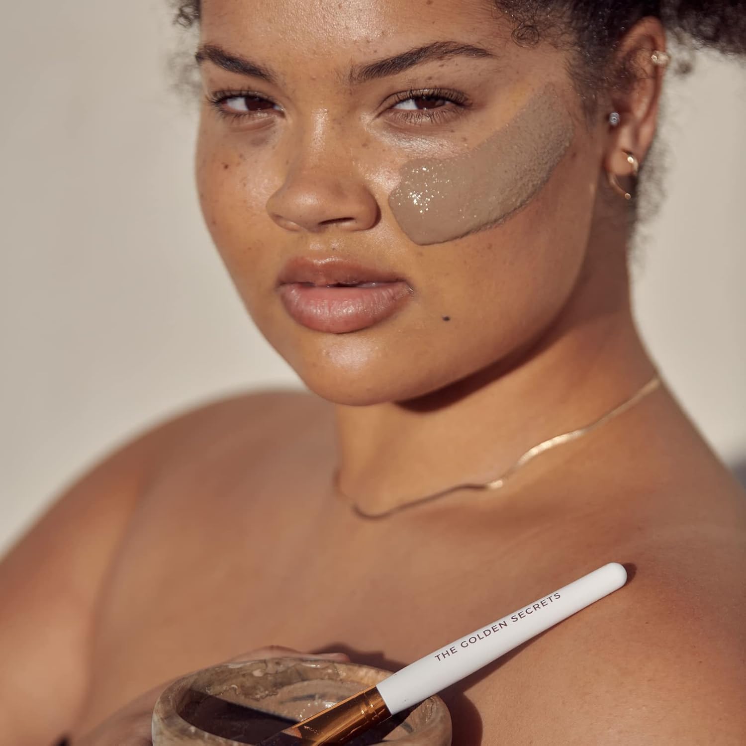 The Golden Secrets Instant Glow Facial Mask