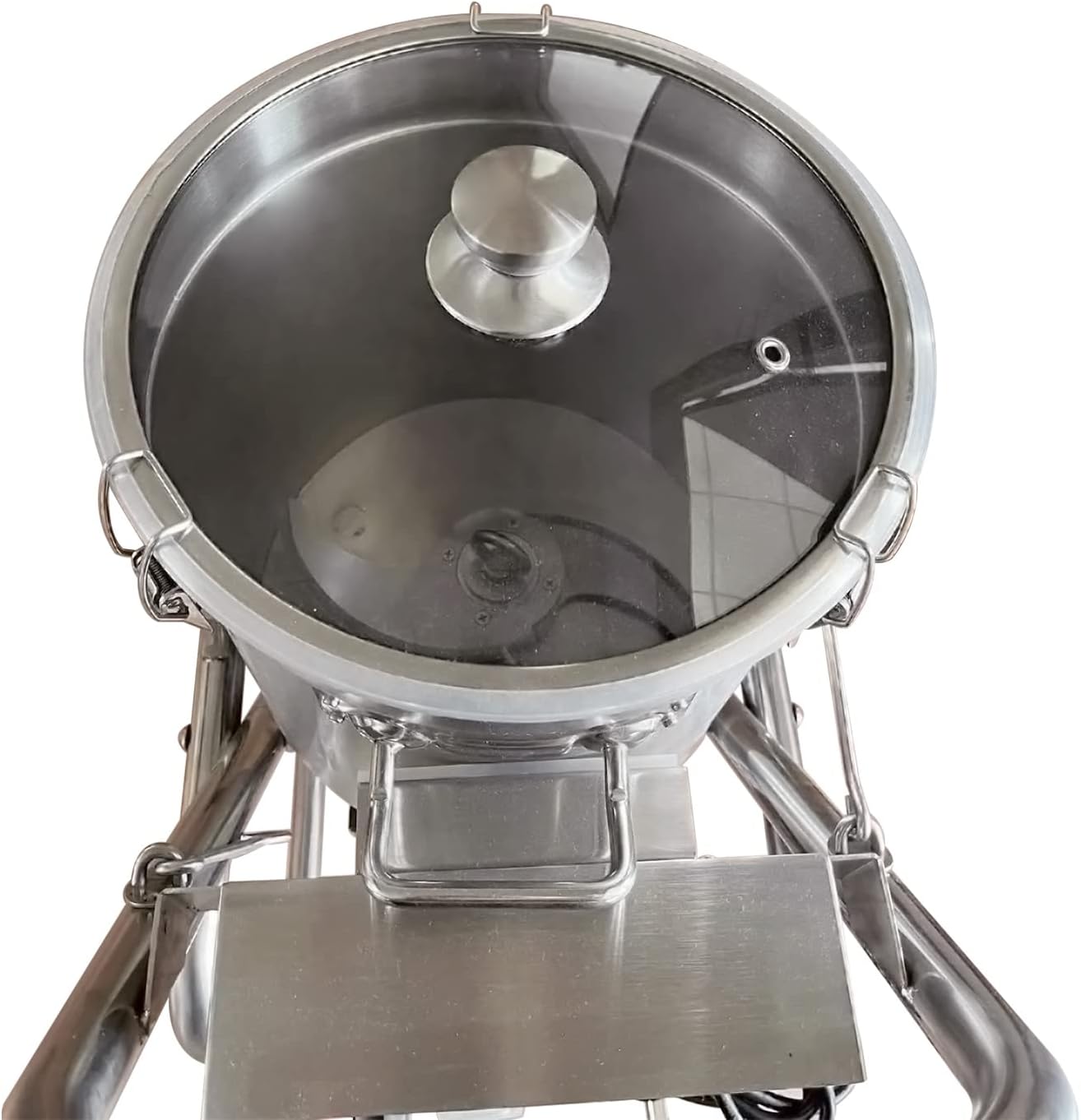 Top view of the food processor with transparent lid