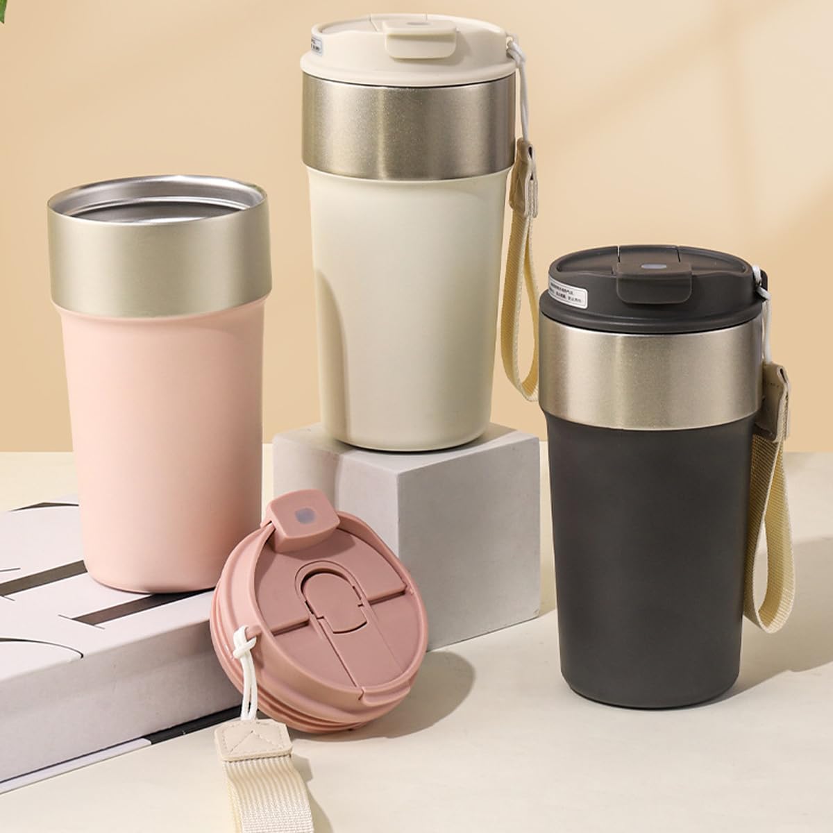 Kubek podróżny ze stali nierdzewnej, 500 ml, izolowany próżniowo kubek do kawy z szczelną pokrywką i słomką, kubek termiczny z podwójną ścianką do gorących i zimnych napojów, przenośny i przyjazny dla