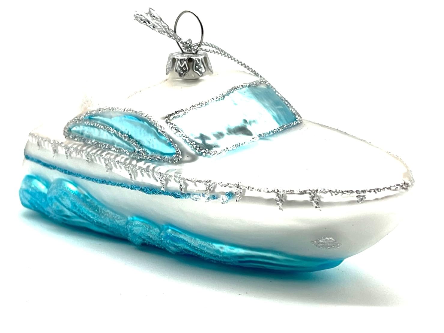Yate de cristal adorno para salones modernos y oficinas con estilo náutico exclusivo