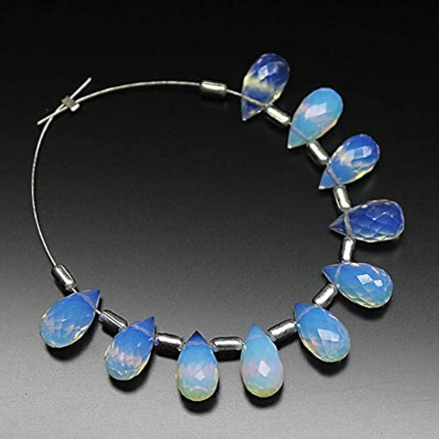 Opalite briolette facettée en calcédoine de qualité supérieure pour l'artisanat d'art