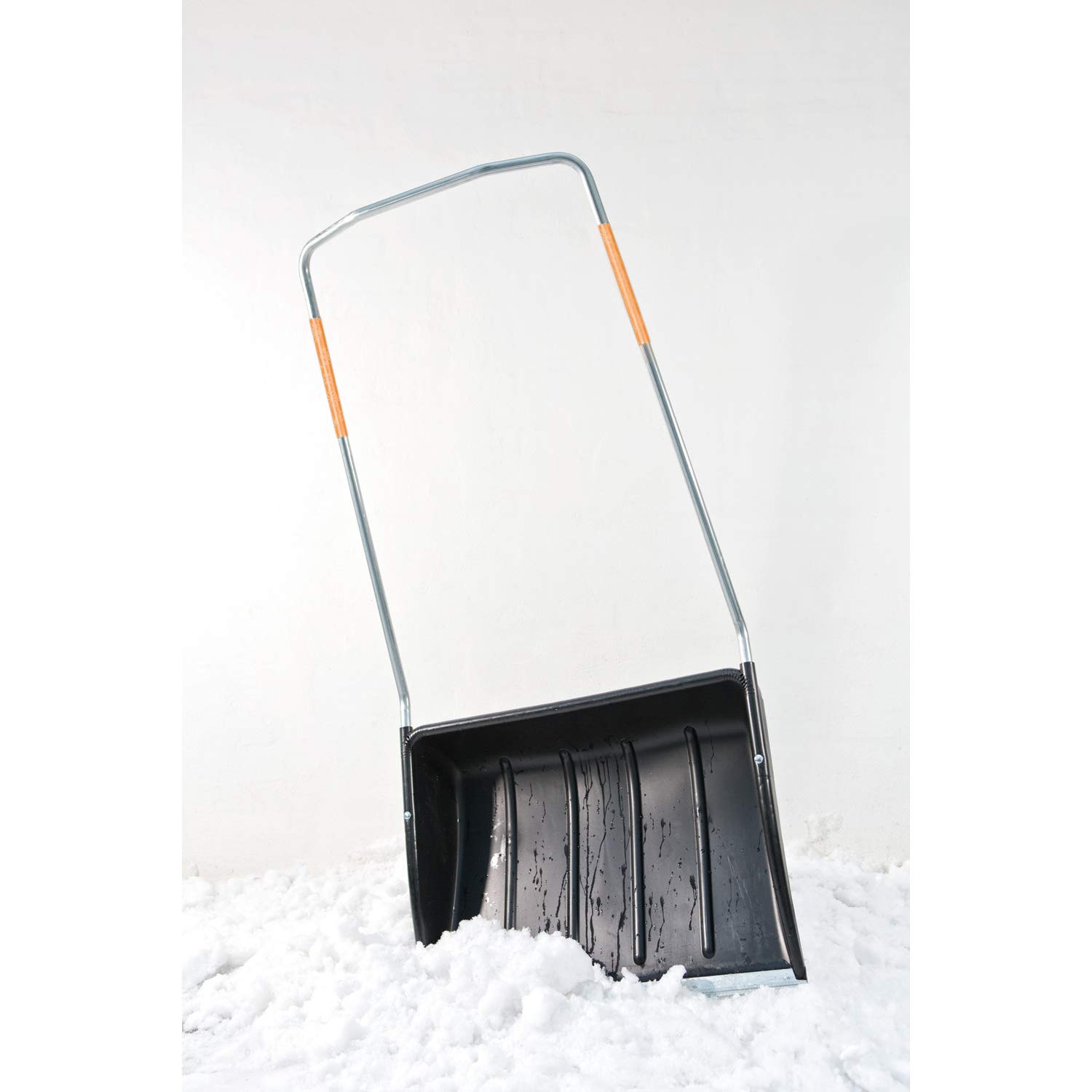 Fiskars Traîneau à neige, Largeur: 74 cm, Tête en plastique/Manche en aluminium, Noir/Orange, SnowXpert, 1003470