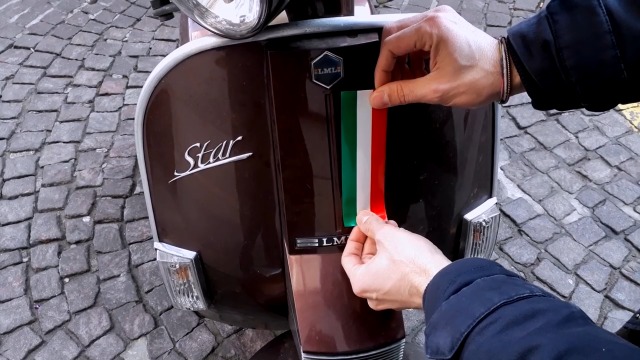 Fascia Adesiva Bandiera Italia Tricolore | 2x130 Cm | Pellicola Termoconformante Lucida | Per Auto, Moto, Caschi - Foto 4