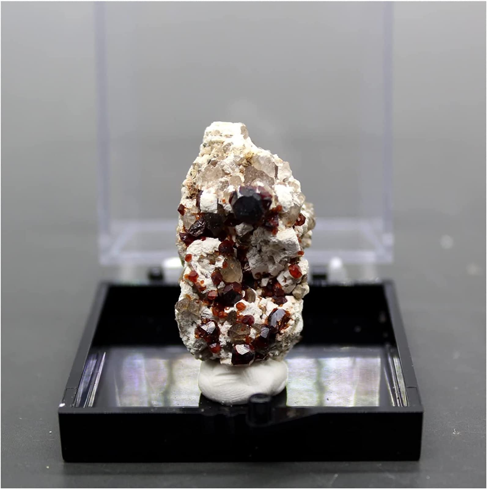 Grenade naturelle et cristaux de quartz pour créer un espace zen à la maison