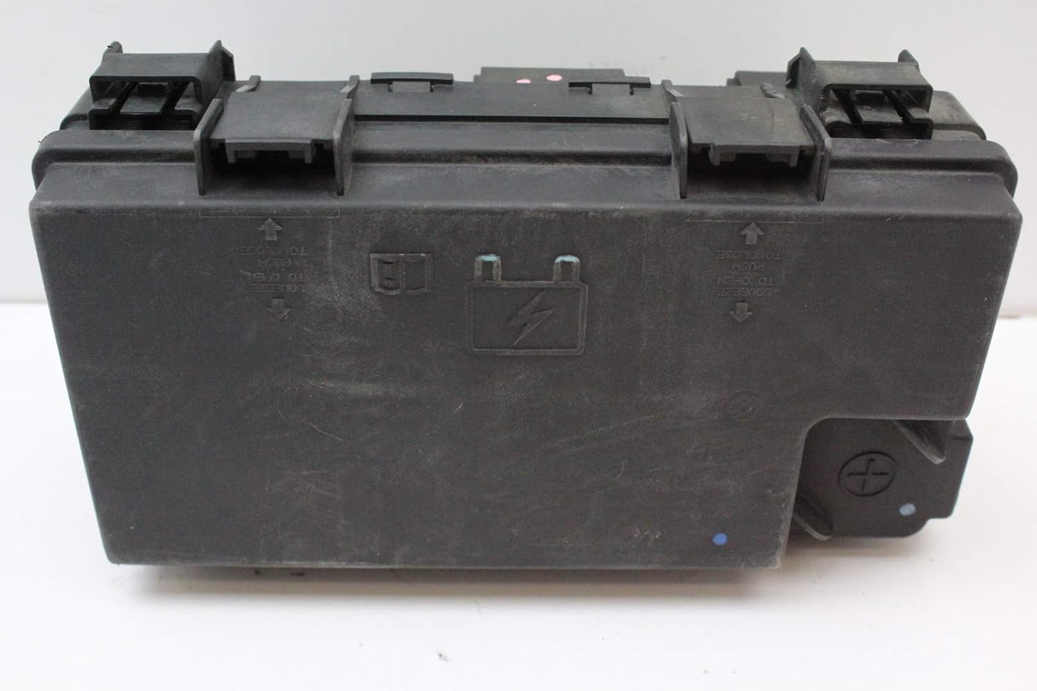 Dodge 2010 10 Caravan 04692305AG TIPM Totally Integrated Power Module Fuse Box