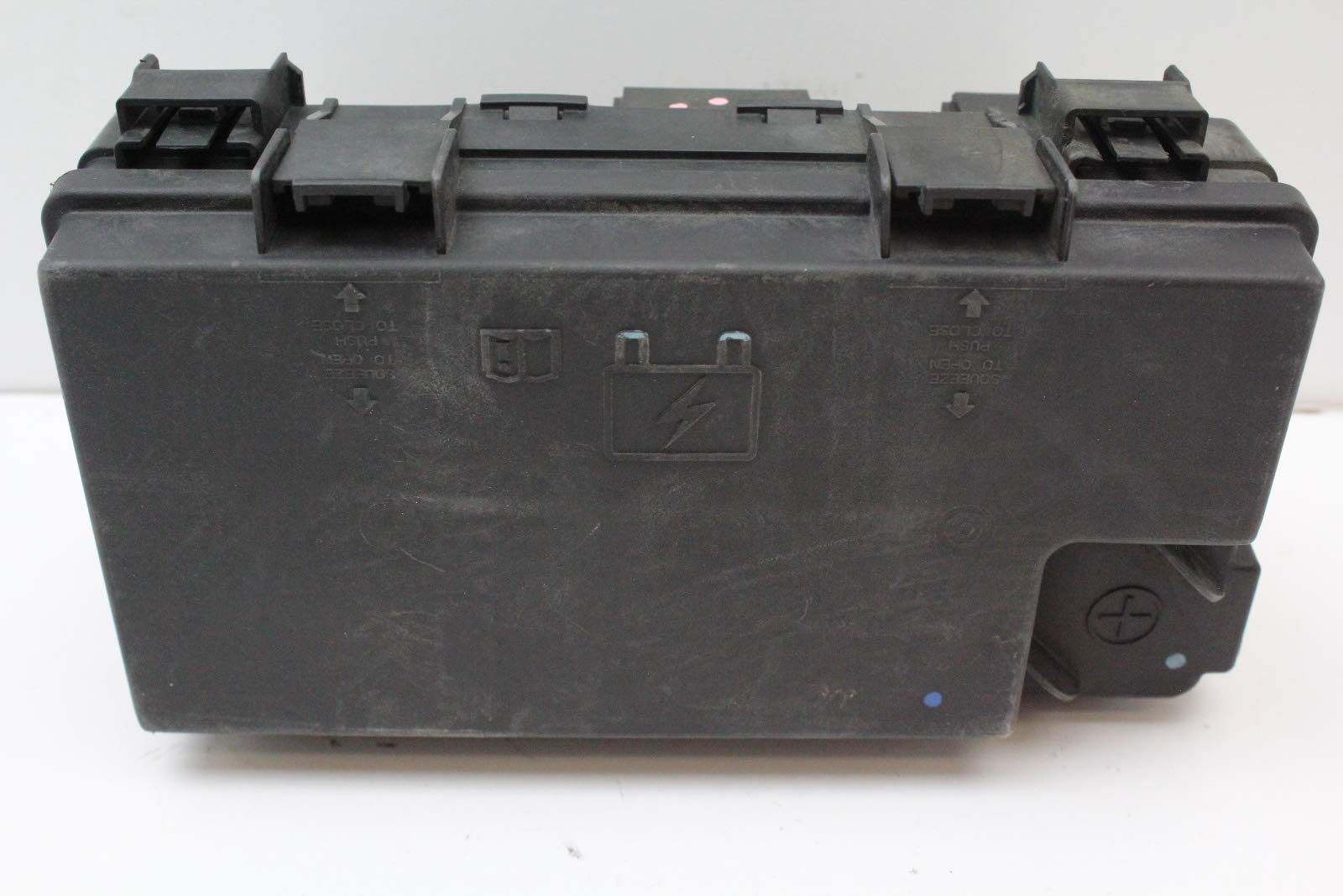 Dodge 2010 10 Caravan 04692305AG TIPM Totally Integrated Power Module Fuse Box