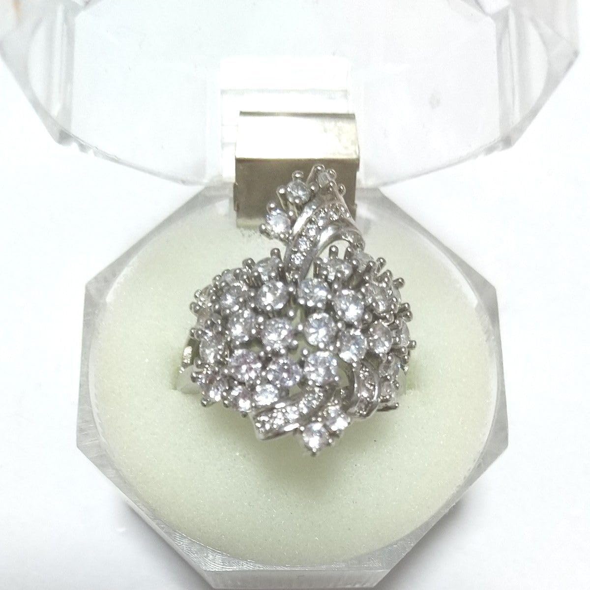 シューマンババリアドレスデンフラワー ピアスソーサー ドイツ製 蜂