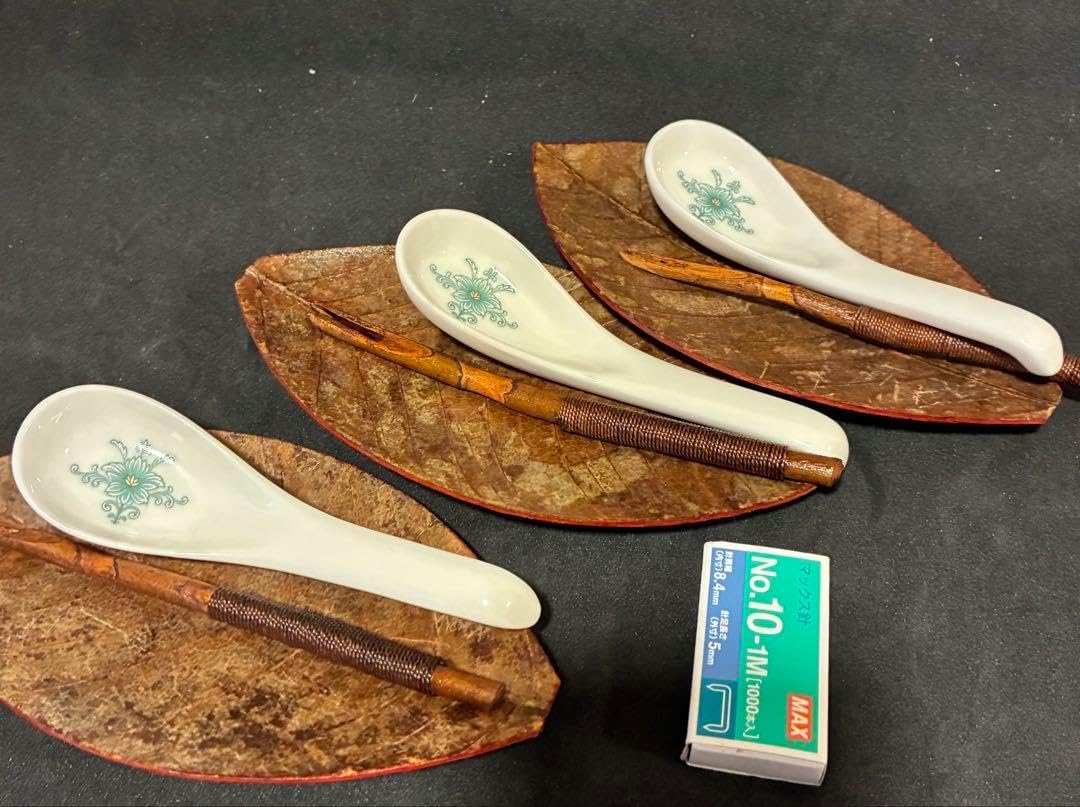 ミニ鏡餅 1ケース（50個） 売約済み。ガラスでできたミニ鏡餅(特大・KT08)