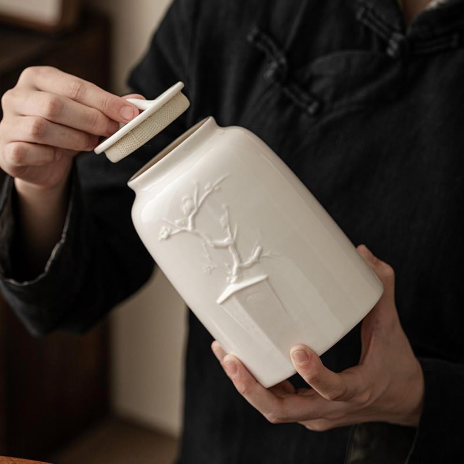 White Porcelain Relief Plum Blossom Tea Canister, 1000ml 33.8oz, Household Ceramics Tea Storage Jar Sealed Jar