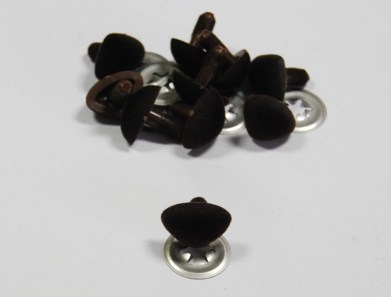 celloexpress FLOCK Brown Cat/Triangle Noses 21mm Metal Backs - Teddy Bear & Soft Toy Making Detailed Noses - Pack of 10