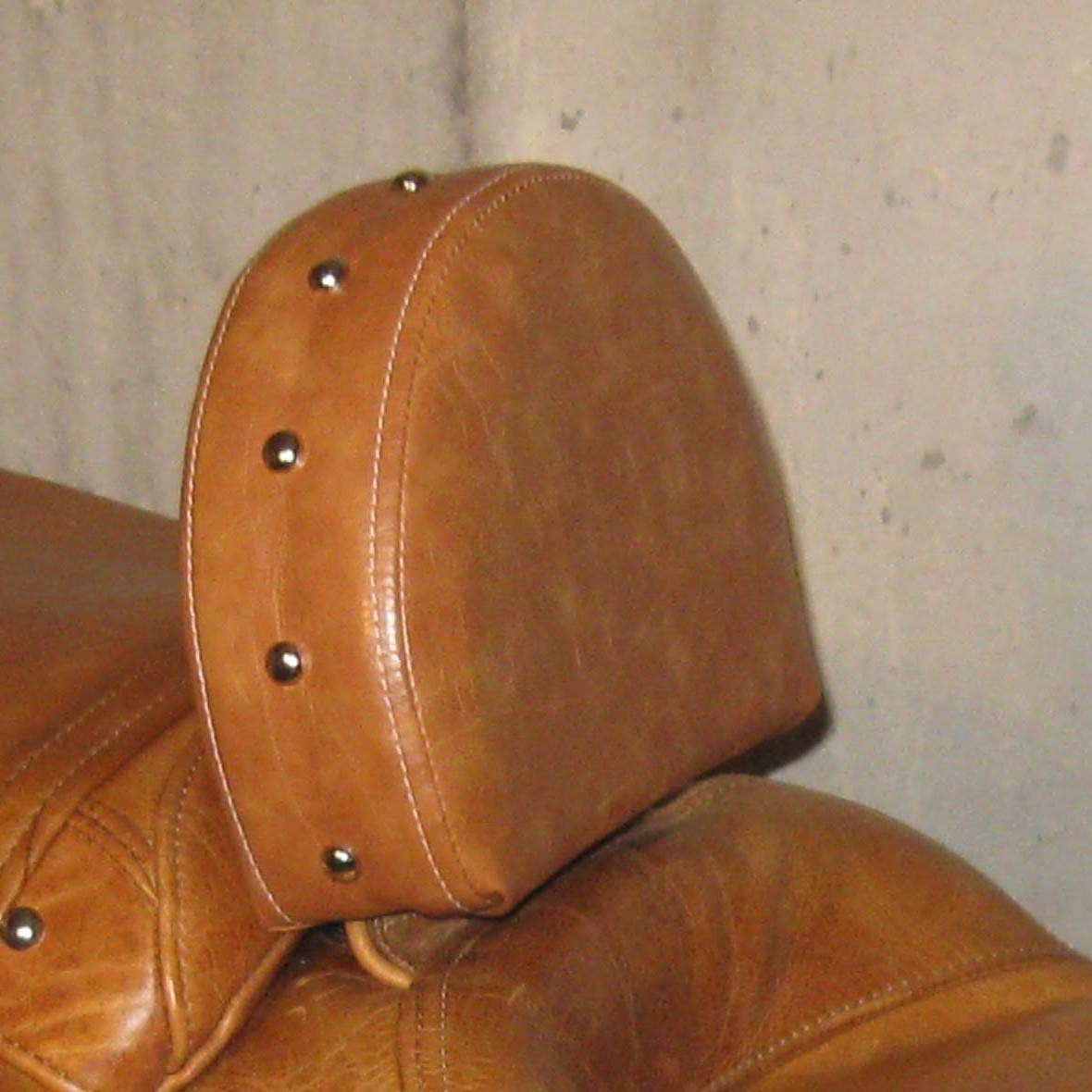 Grasshopper Limited Drivers Backrest for Indian Chief or Roadmaster Tan 100% American Made, Quick Release Studded Includes Mounting Bracket. It is a Frame mount not to the bottom of the seats.