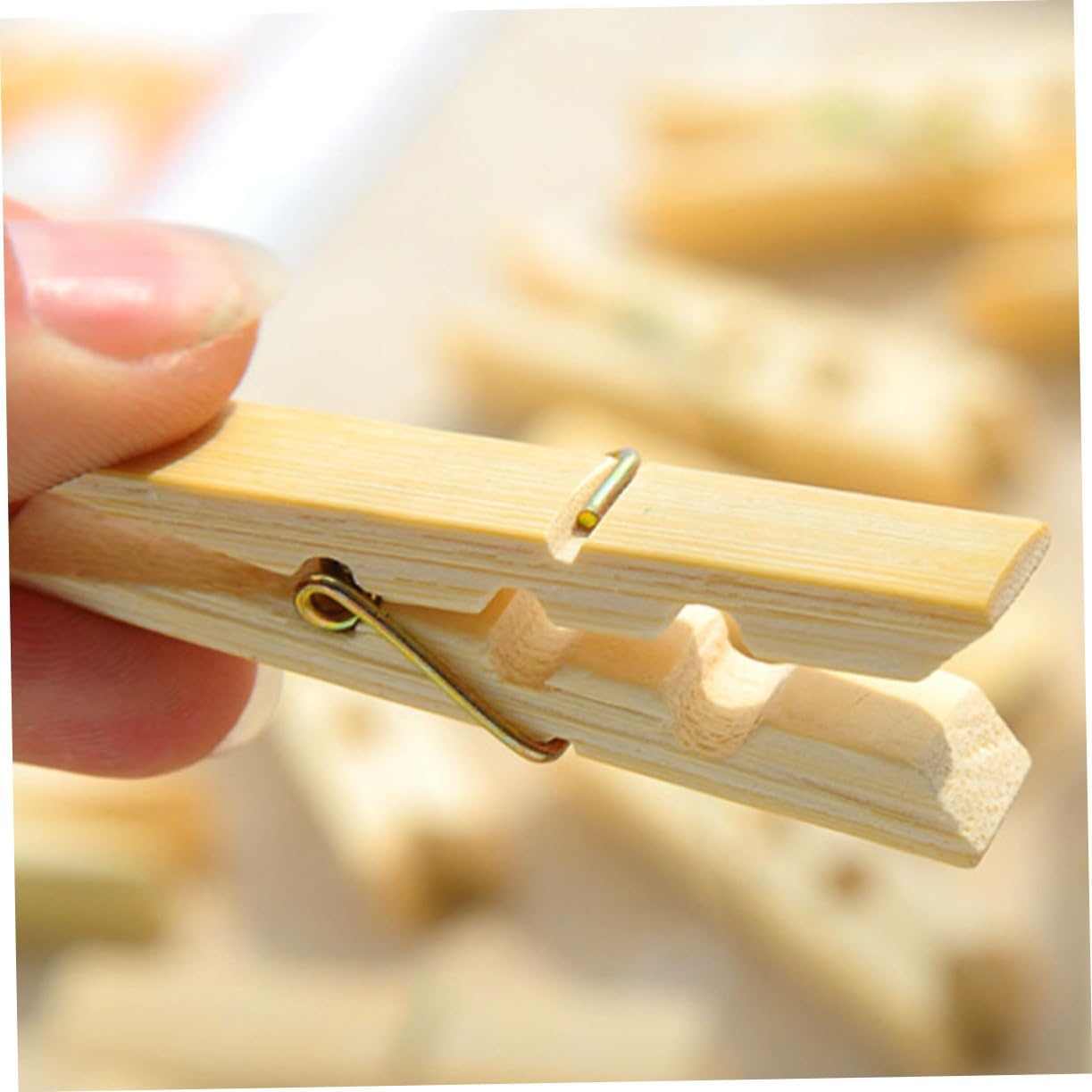 SOLUSTRE 100Pcs Multi-Purpose Wooden Clothespins Windproof Clothes Clips for Laundry Drying Smooth Finish Compact for Home Use and Outdoor Activities
