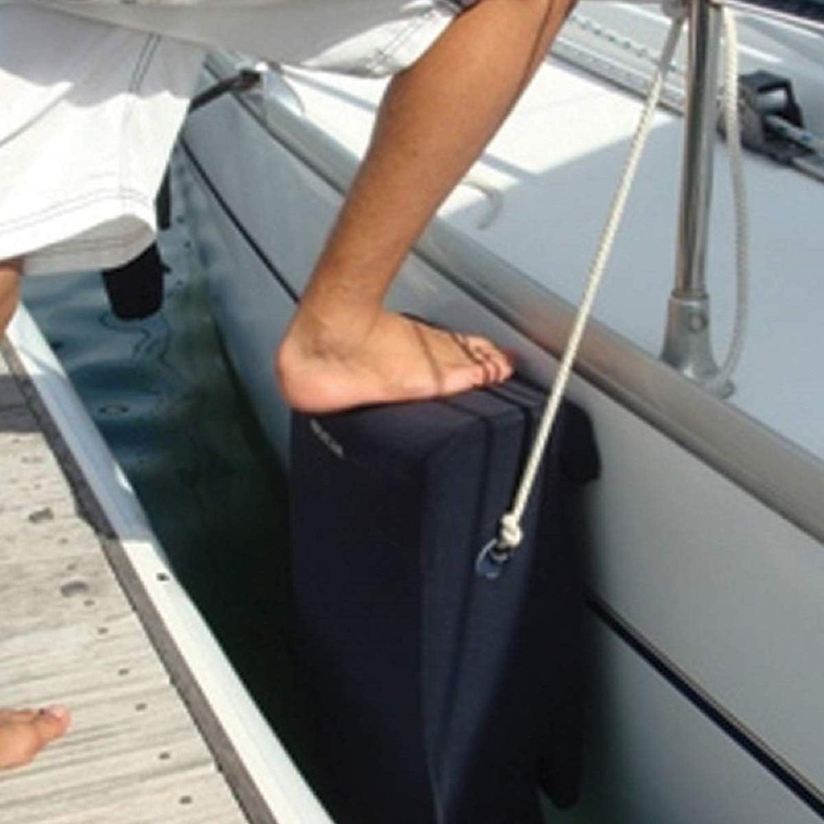 Ocean Solid Fender Solovela, Made from PU, Lenght 15'' (38cm) - Height 23.6'' (60cm) - Width 7.5'' (19cm) - Weight 9.3 lbs (4.2 kg), Suitable for Boat Length 30-70 ft