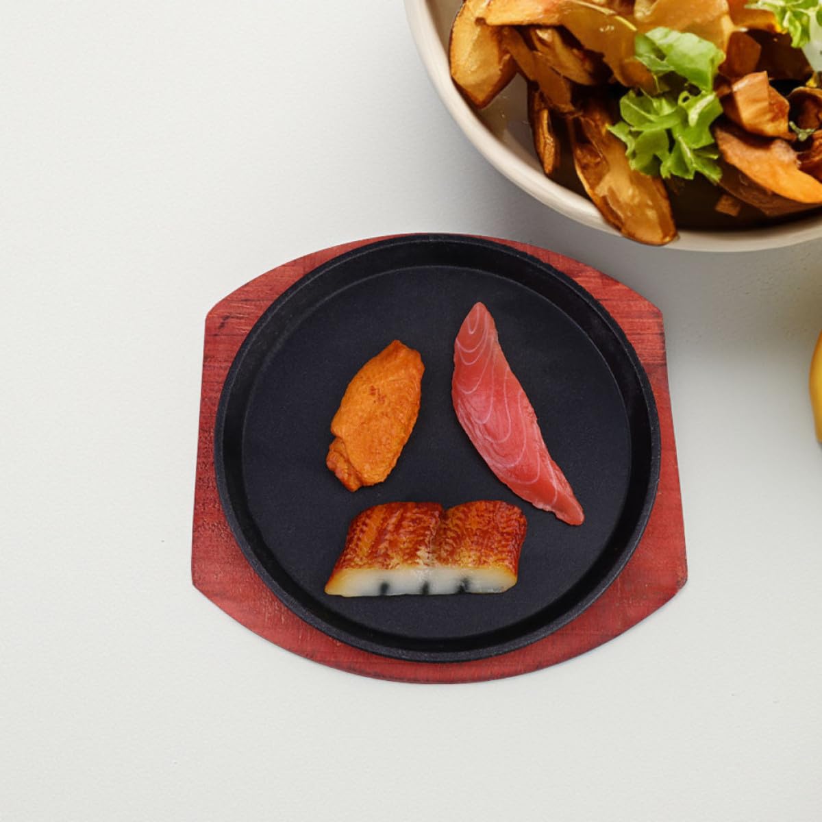 Kichvoe Padella in Ghisa Rotonda con Base in Legno per Bistecca, Distribuzione Uniforme del Calore e Rivestimento Antiaderente, per Cucina Casalinga e Ristorante