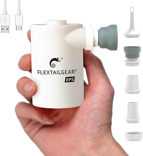 FLEXTAILGEAR Bomba de aire portátil para campamento, bomba eléctrica de colchones de aire con fuente de alimentación de emergencia de 3600 mAh,