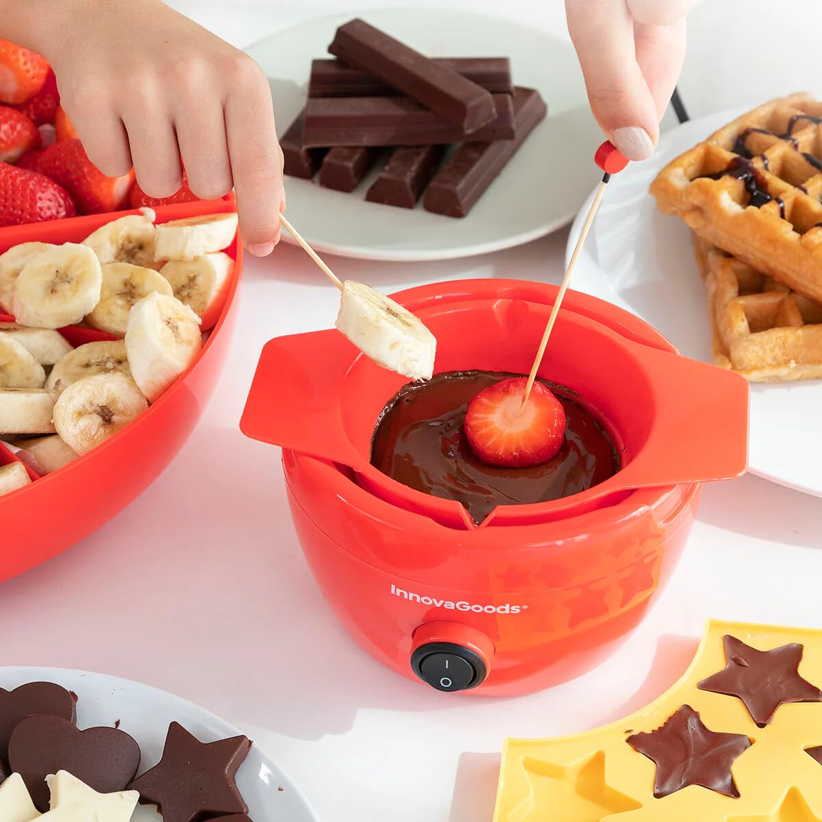 InnovaGoods - Macchina 2 in 1 per Dolci Gelati e Fonduta di Cioccolato, Design Multifunzionale, 4 Stampi in Silicone, Ciotola Estraibile, Cucina Sana, Rosso, Mediano, Acciaio