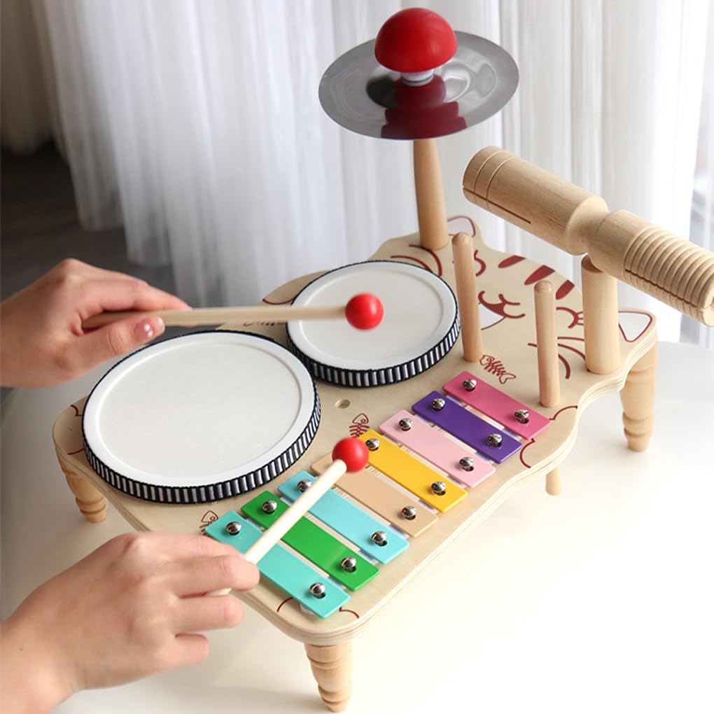 Lascia che il bambino scopra la gioia della musica con strumento musicale per l'educazione della prima infanzia progettato per i più piccoli.