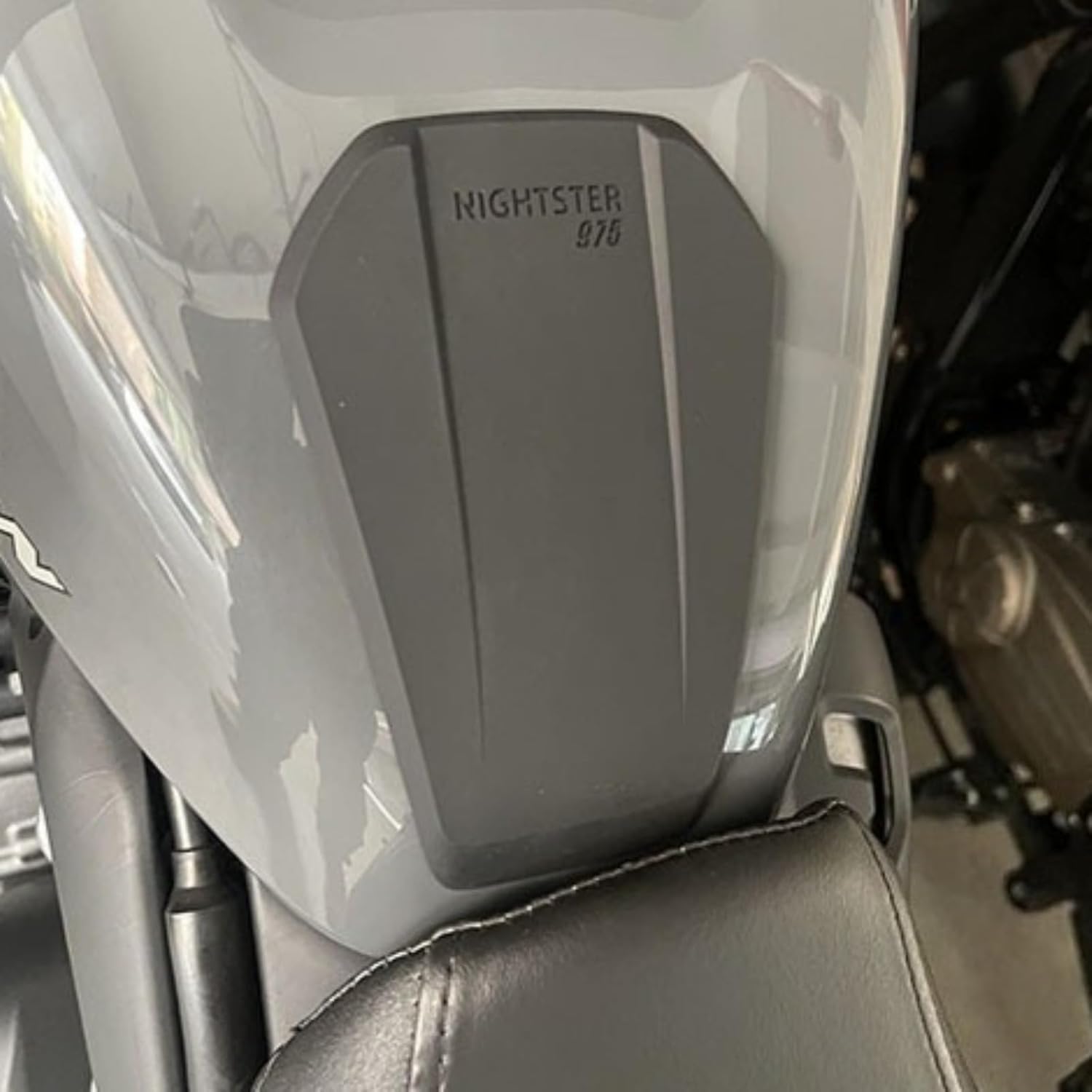 Suitable for NIGHTSTER975 Nightster975 Pan1250 pan1250 2023 2024 2025 2026. Motorcycle Modification Parts, Including Decorative Anti-Slip Fuel Tank and Anti-Slip Side Stickers.