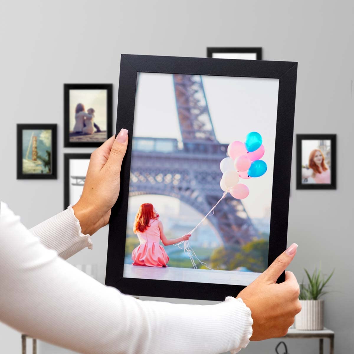 PHOTOLINI Set di 10 cornici nero legno MDF, cornici larghe, moderne, plexiglass infrangibile, da tavolo o da parete, accessori extra - per una parete dal look raffinato