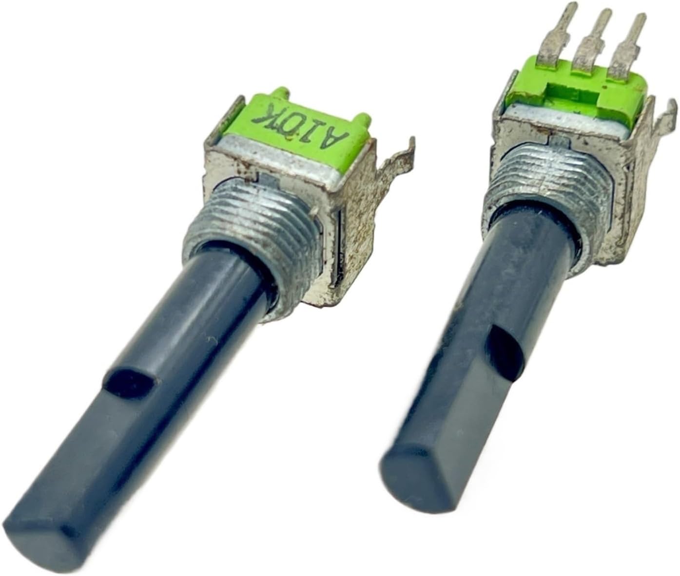 1pcs Oxide 09 Potentiometer A10K with a Shaft Length of 28mm