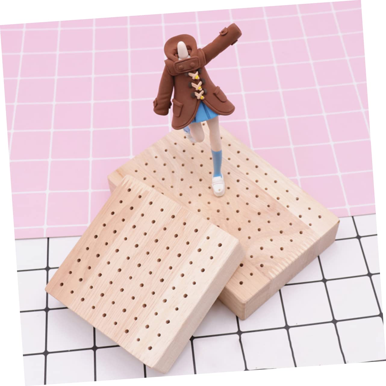 VILLFUL Square Wooden Base for Clay Figurines and Dolls - Durable Display Stand for Sculpting Ideal for Home and Store Use - Image 2