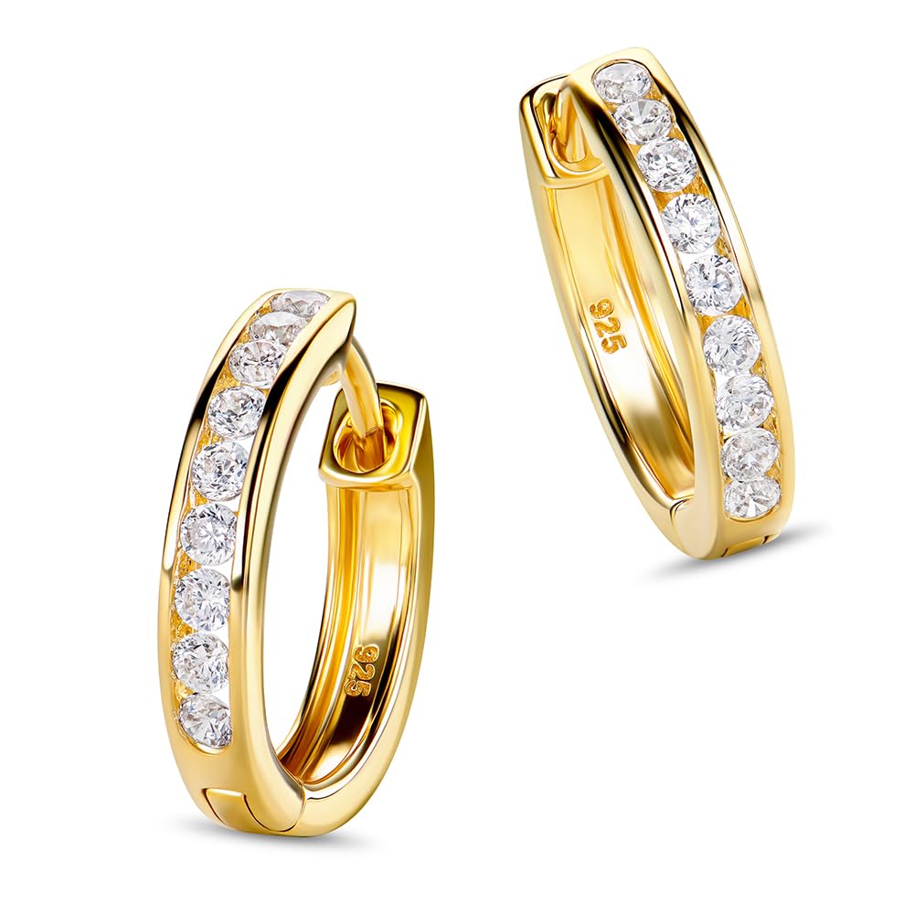 Miore Orecchini Cerchio Donna con Zirconi Brillanti in Argento 925 Placcato Oro Giallo 18K 750, Orecchino Cerchi Classici a lobo anallergici con Zirconi. Chiusura con perno passante e scatto.