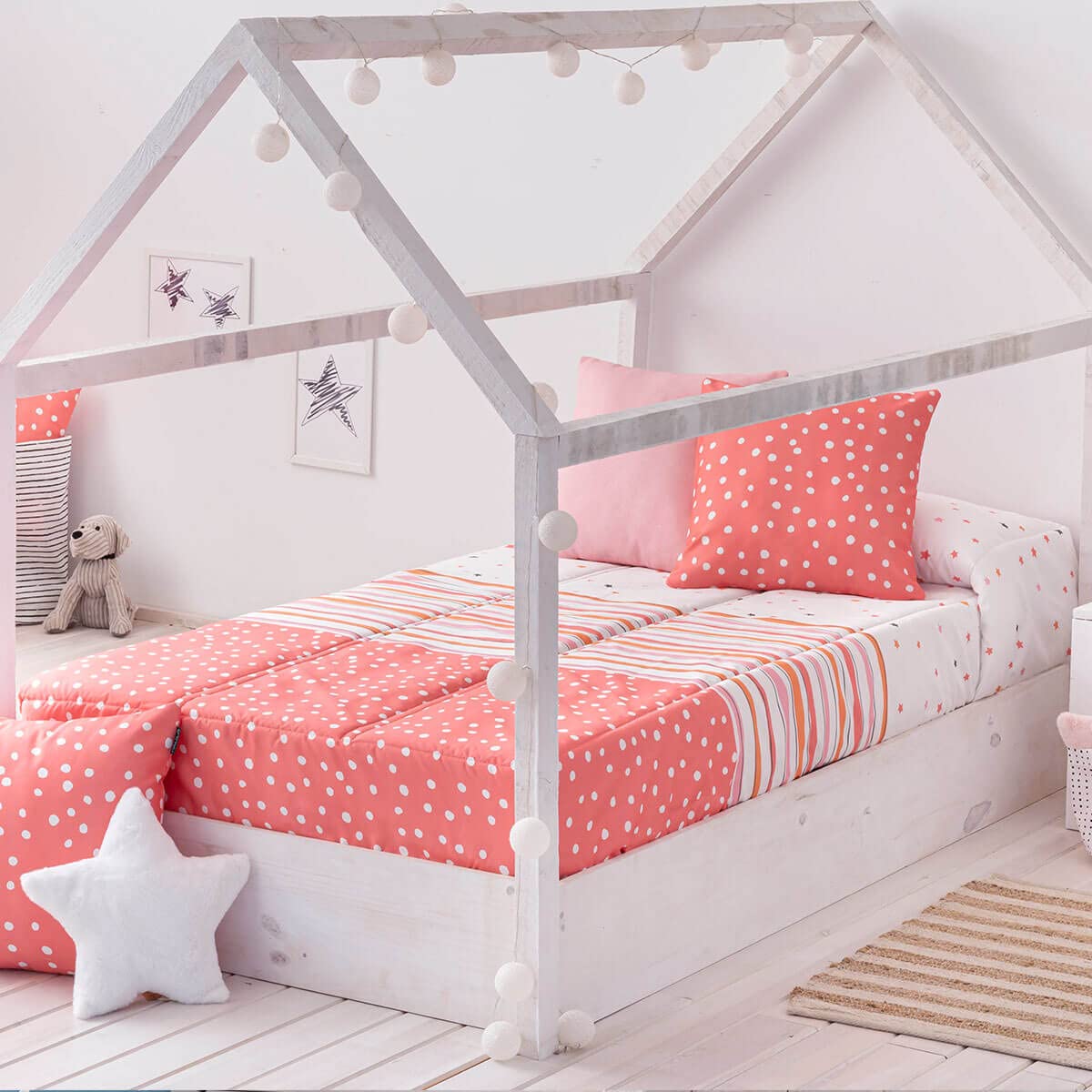 Lanovenanube Edredón Ajustable para dormitorios Juveniles e Infantiles, Camas Nido y literas, Muy cómodo y fácil de Utilizar. Medida para Cama de 105 Modelo Estampado CENEFAS Rosa
