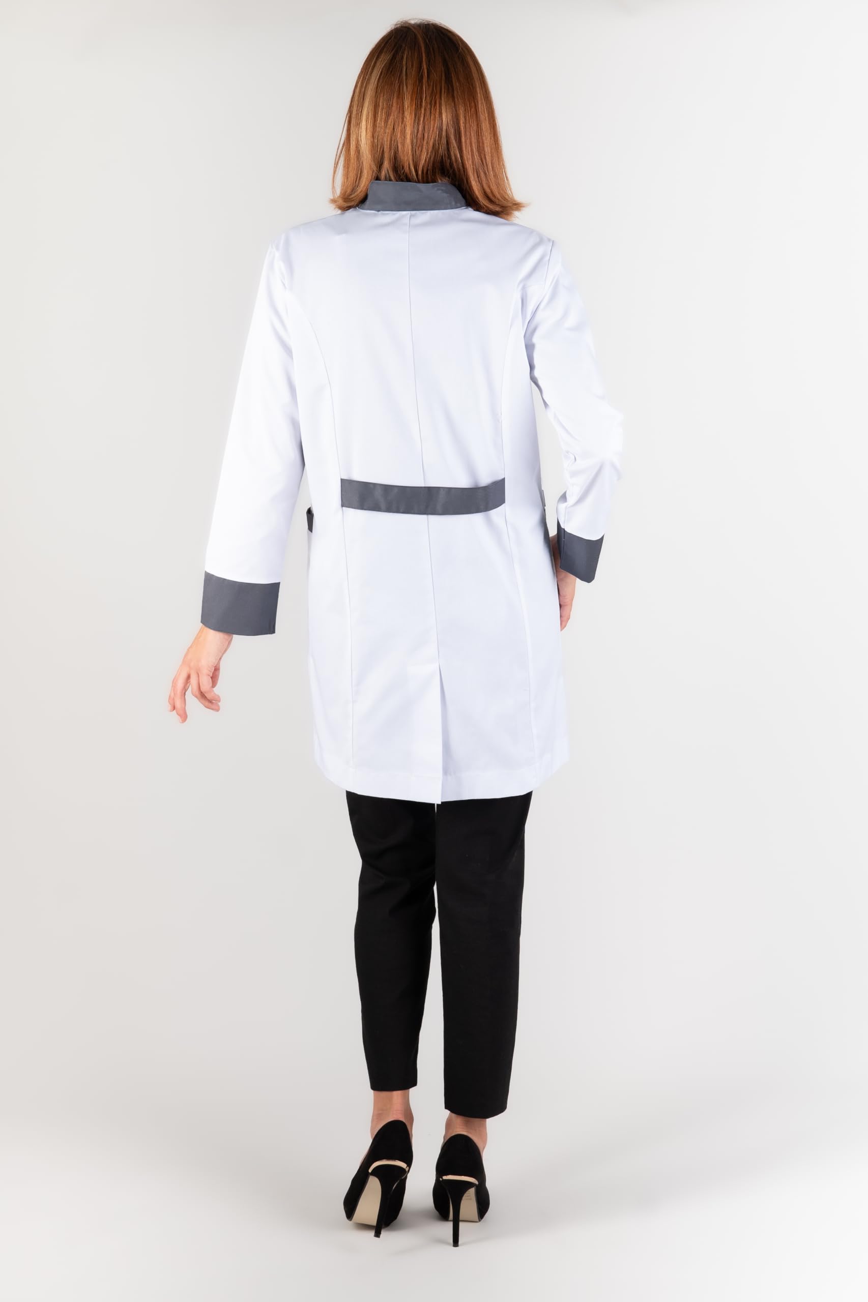 Bata de Laboratorio Mujer, Bata Cuello Mao Manga Larga, Ideal para Farmacia, Óptica, Herbolarios y Clínicas Sanitarias, Fabricado en España