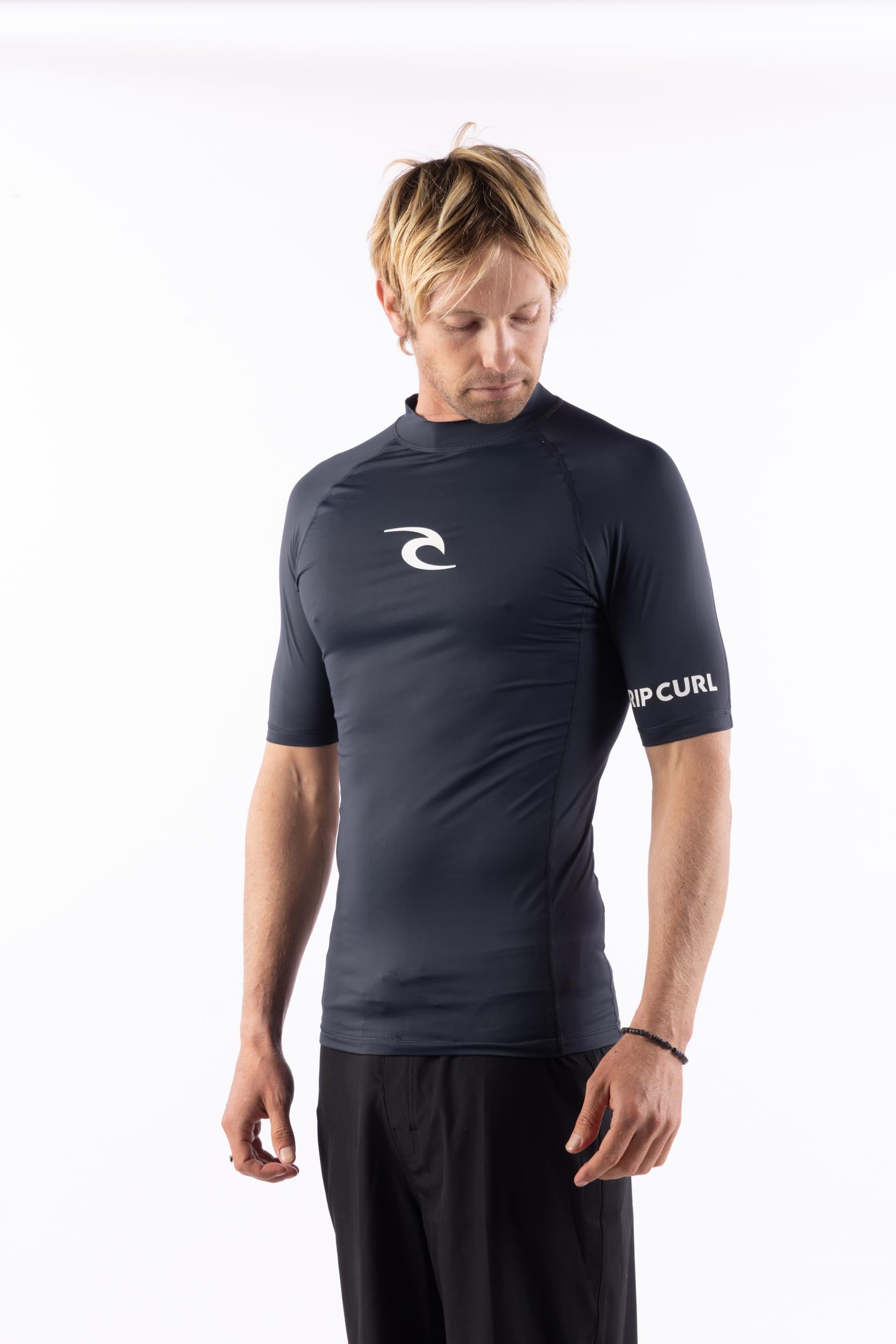 RIP CURL Short Sleeve Rashguard - UPF 50+ Sun Protection Surf Shirt, Tight Fit Rash Vest Camisa de protección de Sarpullido Hombre