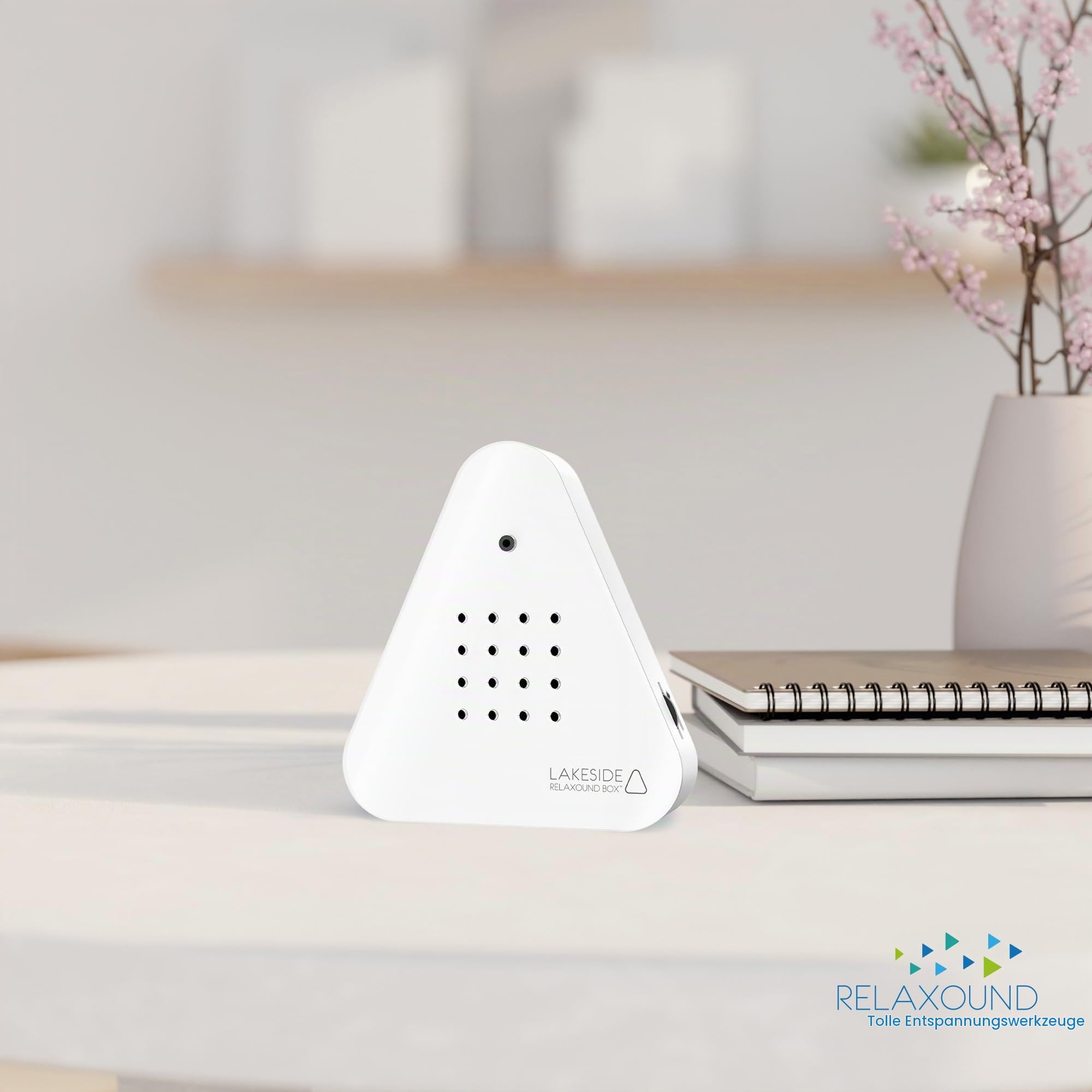 RELAXOUND ORIGINAL Lakesidebox White – Moderne Naturgeräusche Box – Entspannende Waldsee-Atmo – Bewegungsmelder mit Sound – Naturgeräusche Soundbox