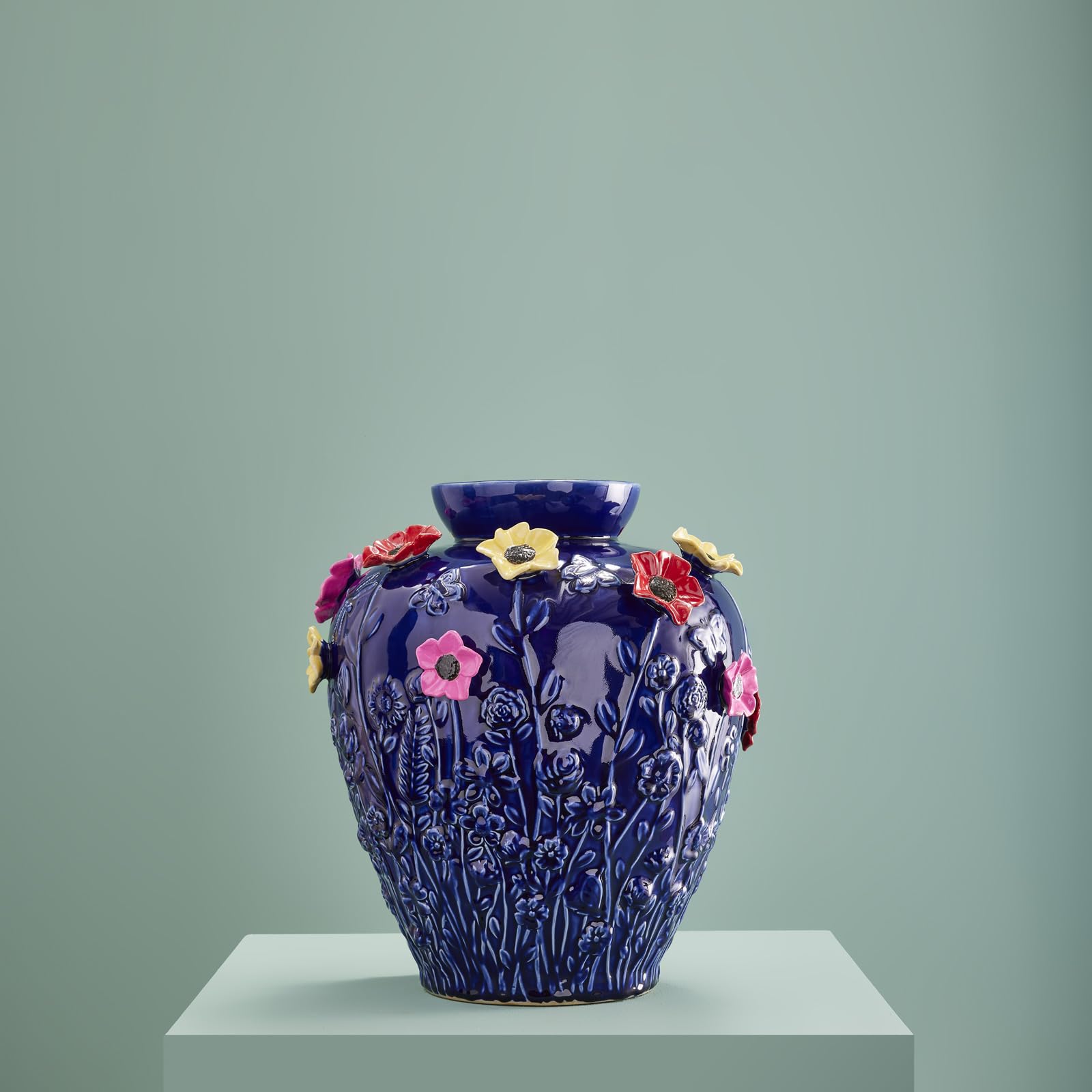 Design Vase Primavera Blau – Statement Deko mit Blumen, handbemalt, 37x35x35 cm (H/B/T)