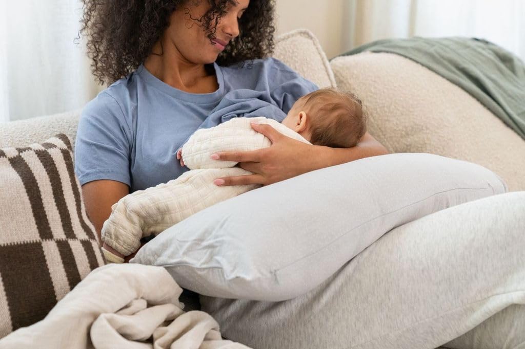 doomoo Coussin de Grossesse et Coussin d'allaitement Maxxy - Format XXL - Ultra Confortable - Coton Bio & Certifié Oeko-Tex & GOTS - Evolutif avec Petit Coussin Détachable, Little Dots Grey