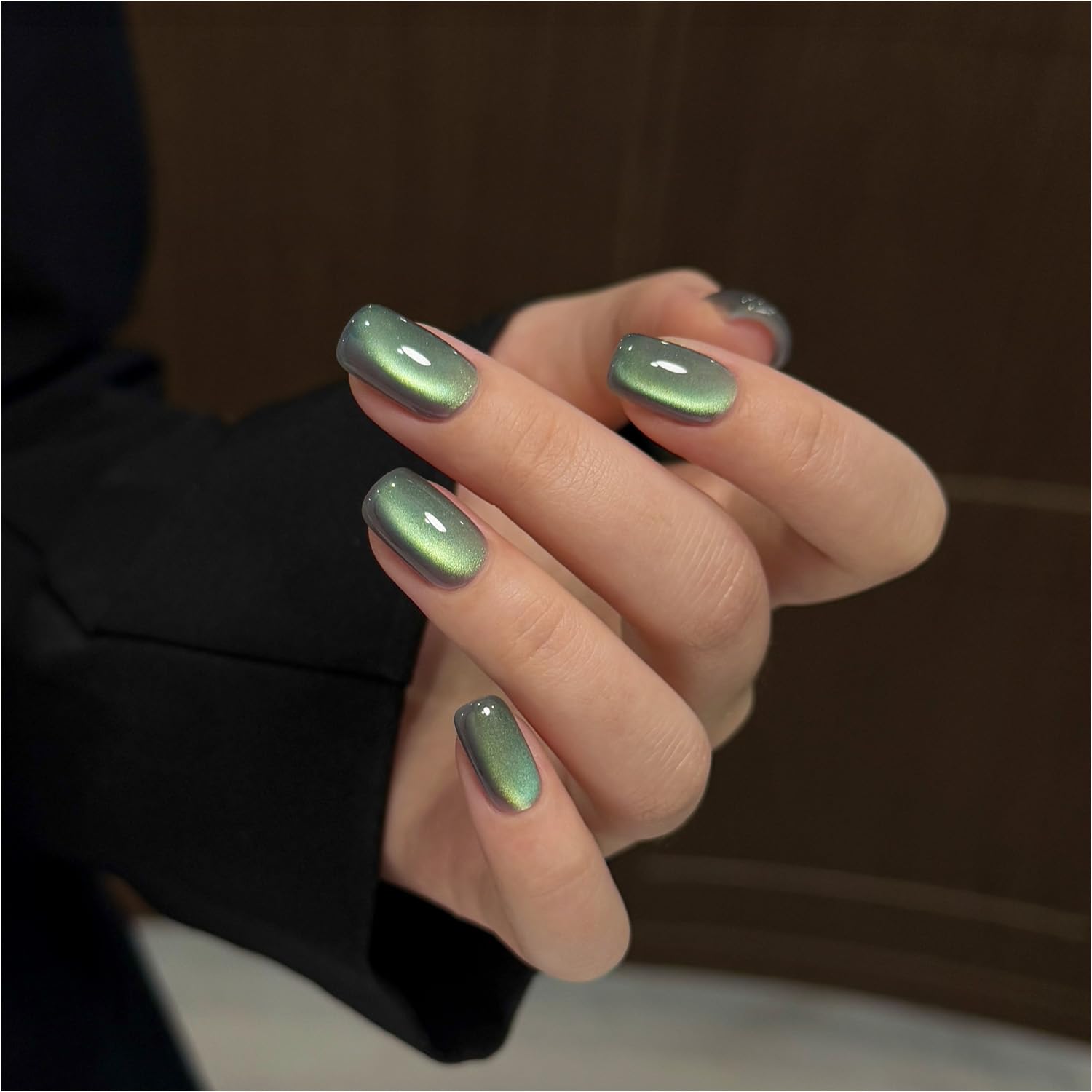 GAOY Green Cat Eye Gel Nail Polish, 16ml Holographic Glitter Jelly Nail Polish with Magnet, Reflective Translucent UV Gel for Manicure Art DIY, 3898 Mossy Glade