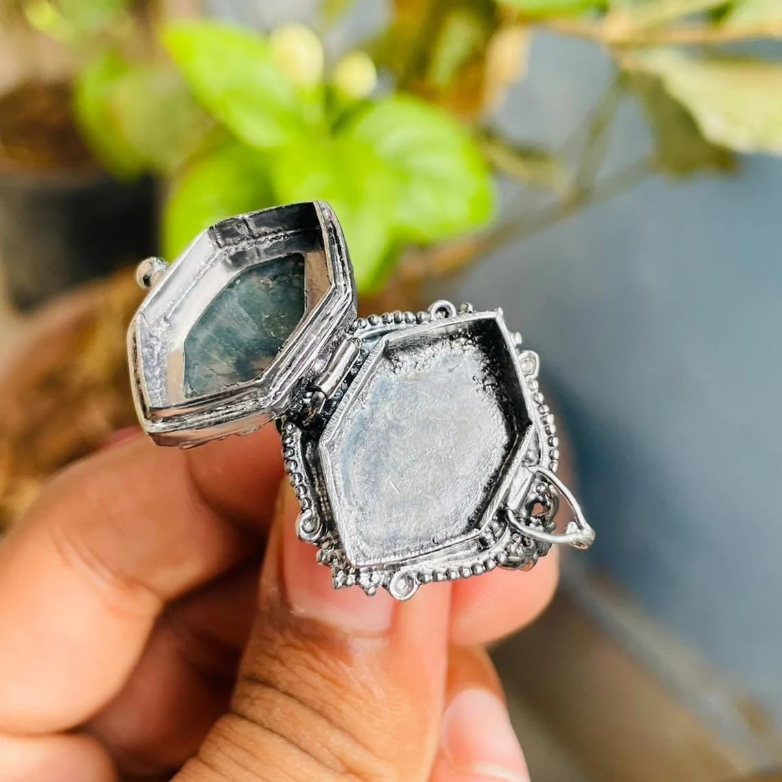 Vintage Boho Hippie Poison Ring with Natural Moss Agate & Secret Compartment - Black Oxidized Plated Fancy Design Snuff Ring