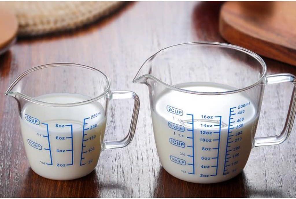 Glass measuring cup milk cup with scale glass baking measuring cup transparent cup with lid breakfast milk microwaveable (Color : 250ml)