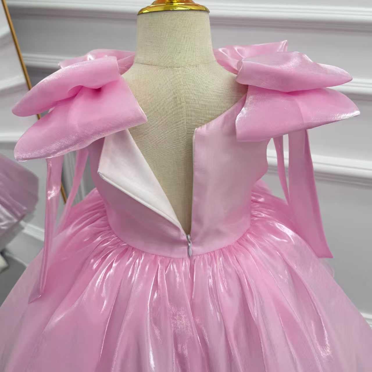 KLFFLGID Girls Satin Flower Girl Dress for Wedding Tulle Ball Gown Sleeveless Princess Party Dress for Birthday