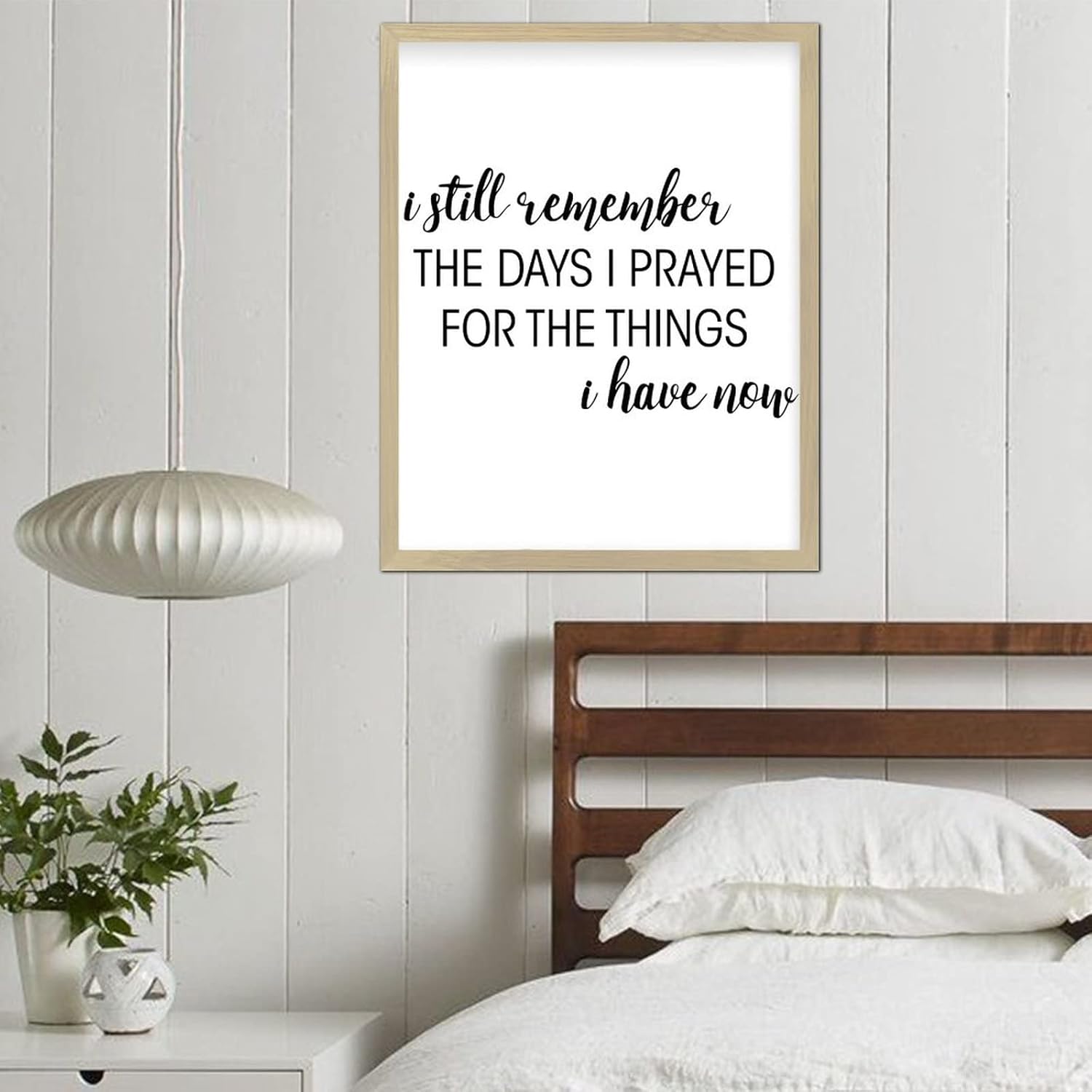 Retro Style 16x20in Wooden Wall Plaque with Classic Quotes I Still Remember the Days I Prayed for the Things I Have Now Beige Frame Wooden Plaque for New Home Farmhouse Garden Yard Porch Wall Decor