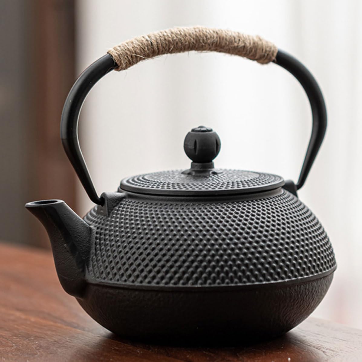BETOOKY Tetera de Hierro Fundido Negra de 900 Ml con Infusor para Té Suelto, Superficie Interior Lisa, Diseño Clásico Japonés para Casas y Salas de Té