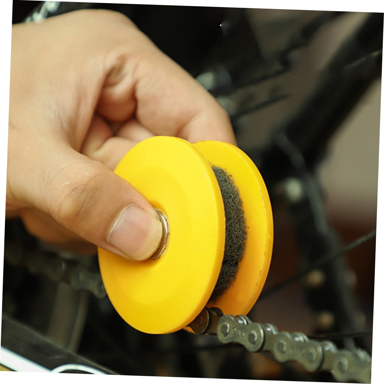 VICASKY 2pcs Bike Chain Cleaning Tool Premium Magnet Cleaner for Bicycles Chain Wash Accessory Multi Function Bike Kit for Targeted Cleaning